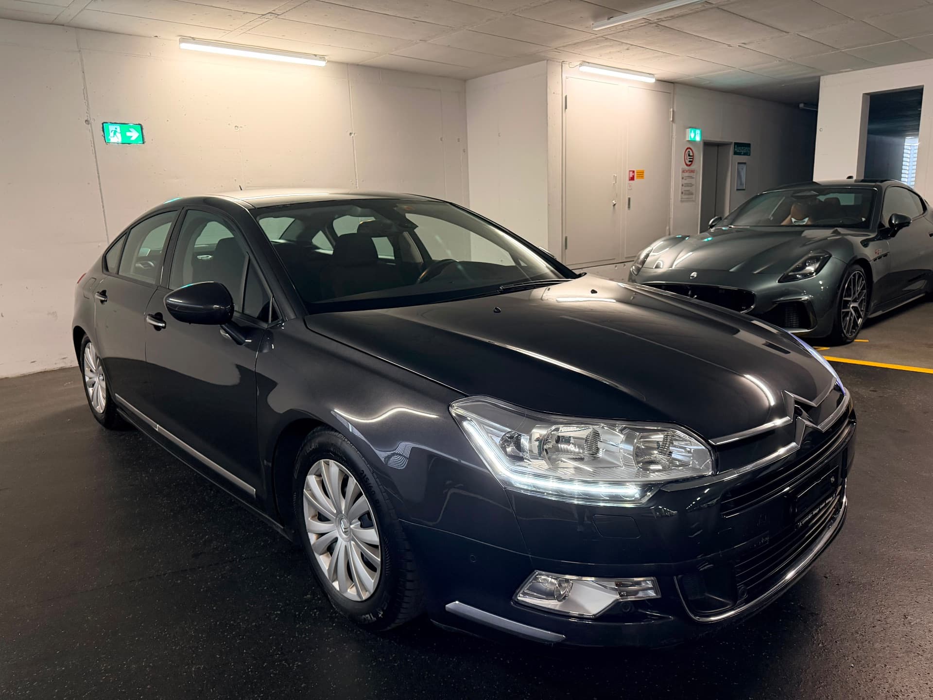 Zu Verkaufen Citroën C5 1.6 Km 92.000 Frisch ab MFK 02.2026 Frisch ab Service Grosse 8fach Bereift, 2 Schlüssel F