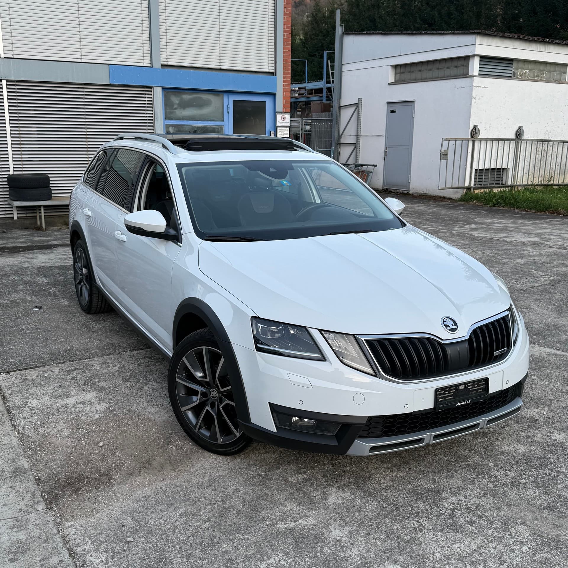 SKODA Octavia Combi 2.0 TDI Scout 4x4 DSG